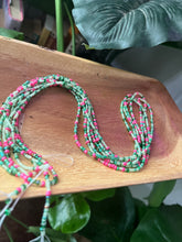 Load image into Gallery viewer, Glow Queen, Lite Glow in the Dark
